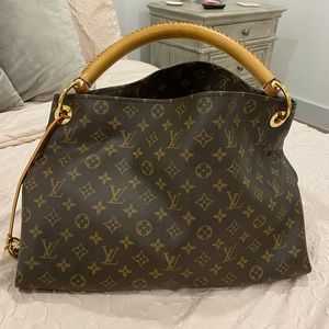 Authentic Louis Vuitton Artsy MM